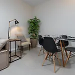 Apartamento A 9 Minutos Da Praia De Botafogo, Com Varanda - Mrf1307
