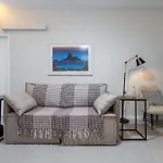 Apartamento A 9 Minutos Da Praia De Botafogo, Com Varanda - Mrf1307