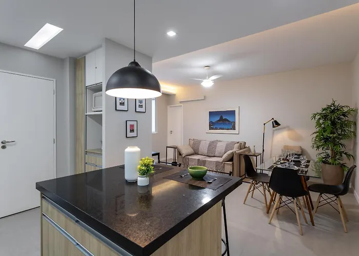 Apartamento A 9 Minutos Da Praia De Botafogo, Com Varanda - Mrf1307