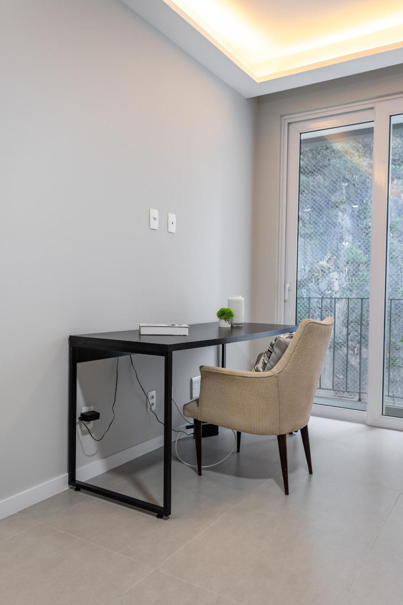 A 9 Minutos Da De Botafogo, Com Varanda - Mrf1307 Apartamento