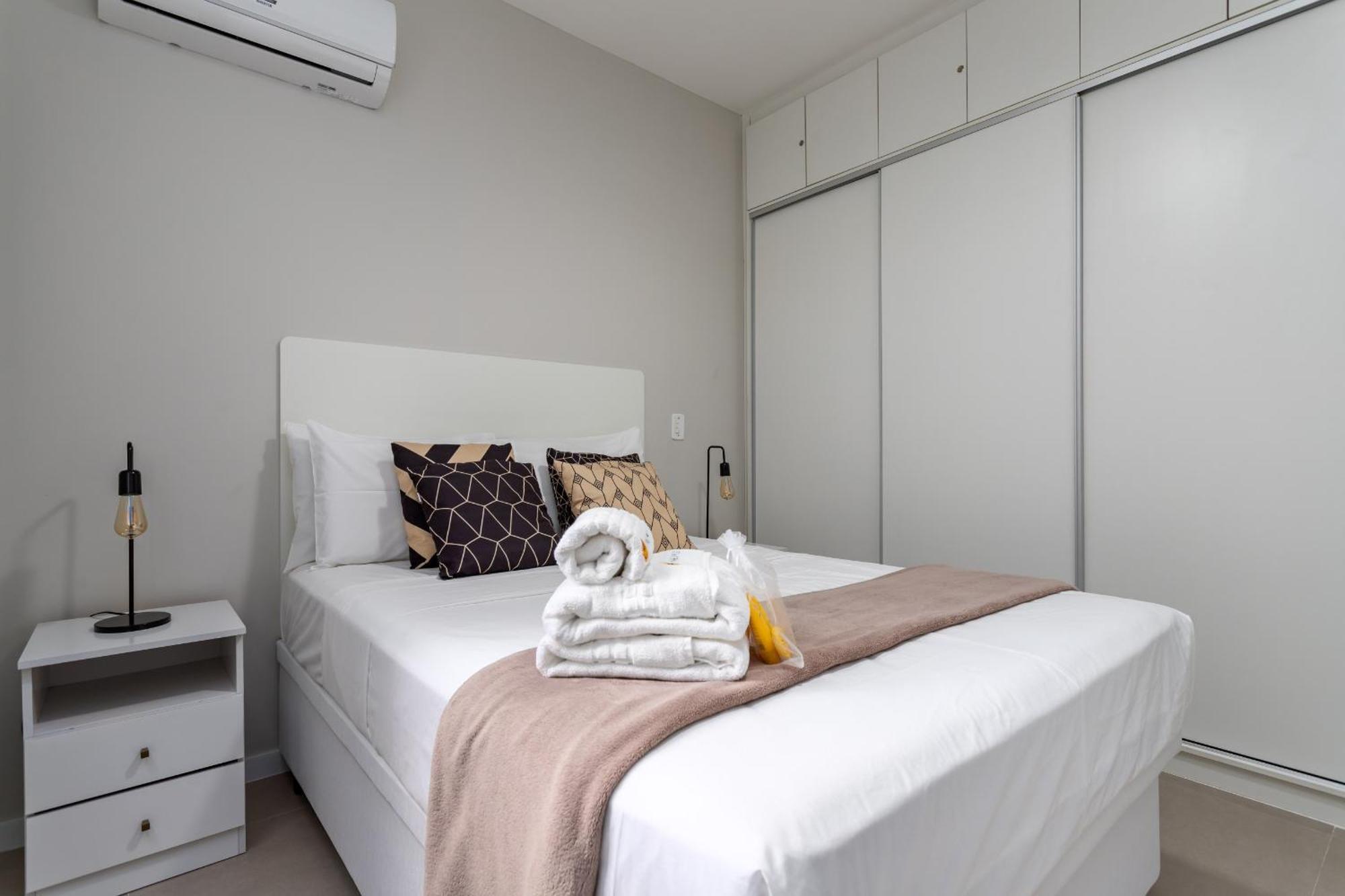 Apartamento A 9 Minutos Da De Botafogo, Com Varanda - Mrf1307