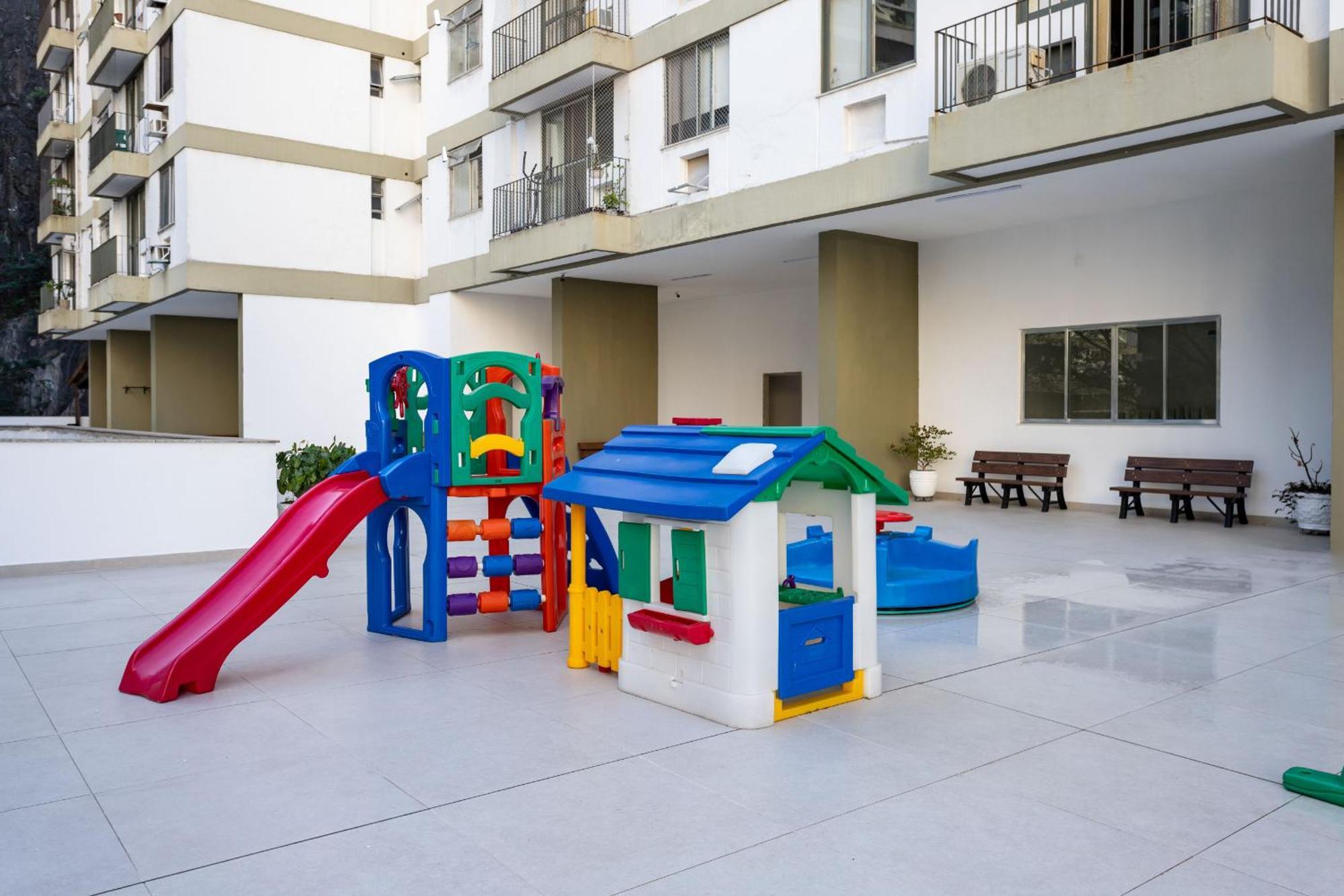 Apartamento A 9 Minutos Da De Botafogo, Com Varanda - Mrf1307