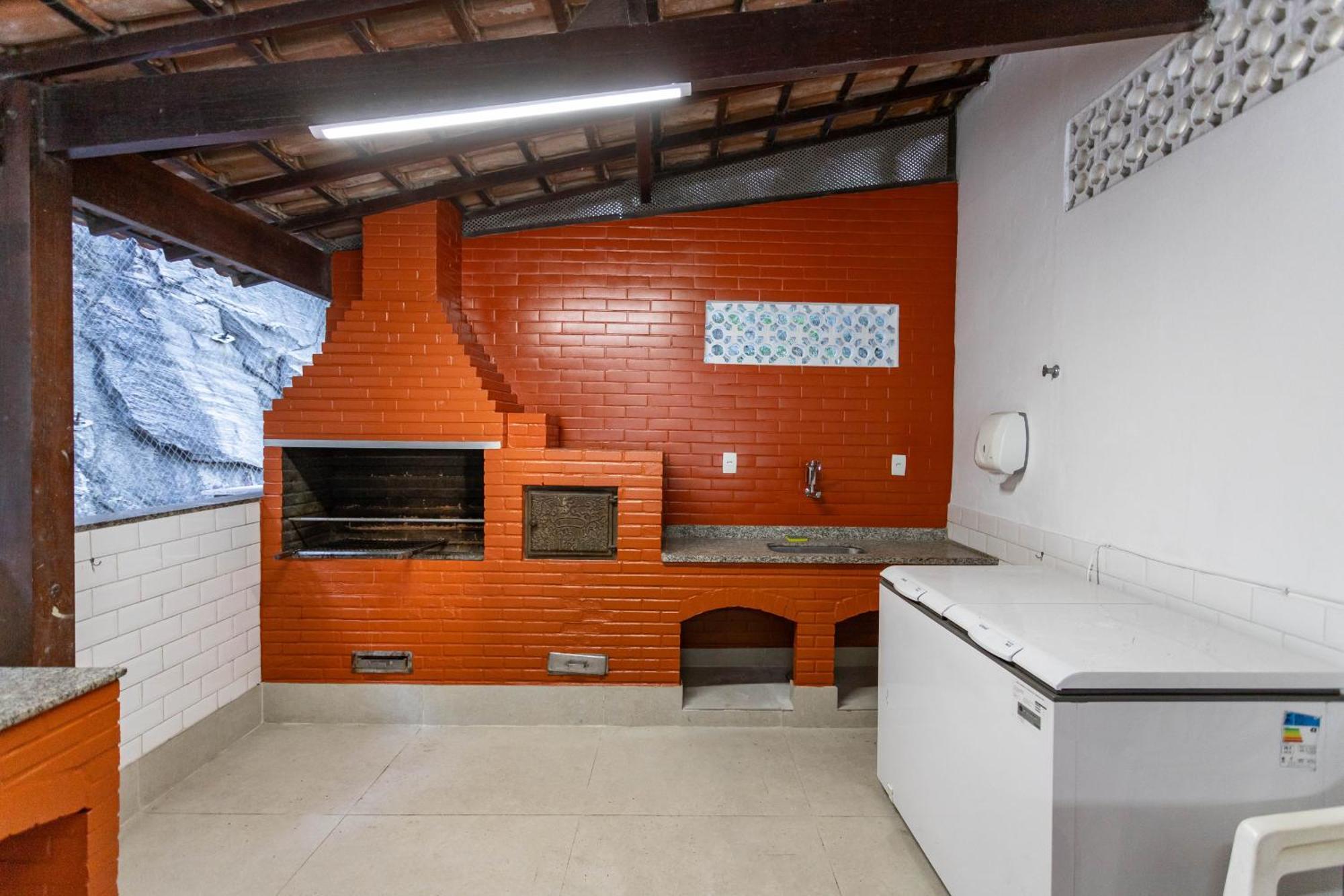 Apartamento A 9 Minutos Da De Botafogo, Com Varanda - Mrf1307 *